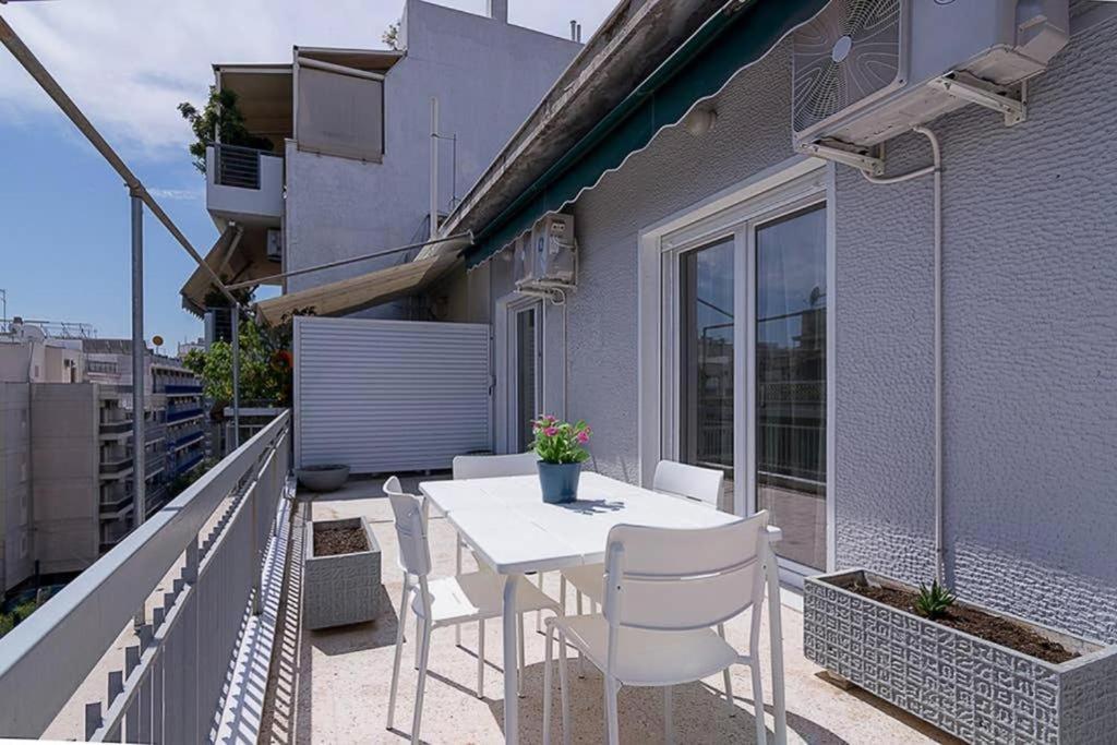 Апартаменты Sunlit 2Br Oasis In Metaxourghio 3Min From Metro Афины Экстерьер фото