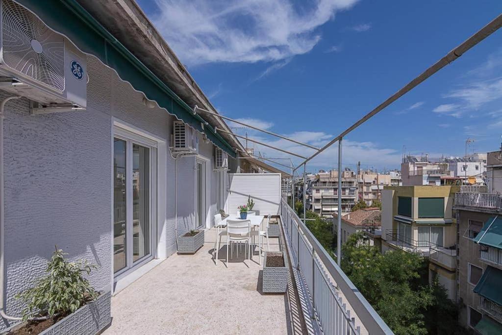 Апартаменты Sunlit 2Br Oasis In Metaxourghio 3Min From Metro Афины Экстерьер фото