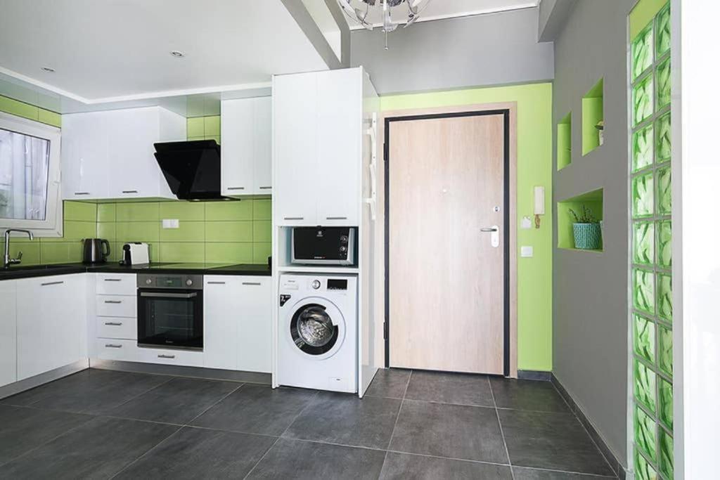 Апартаменты Sunlit 2Br Oasis In Metaxourghio 3Min From Metro Афины Экстерьер фото