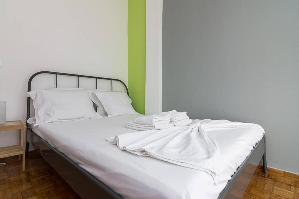 Апартаменты Sunlit 2Br Oasis In Metaxourghio 3Min From Metro Афины Экстерьер фото